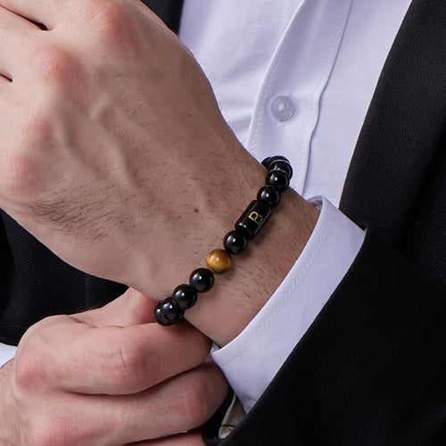 Brazalete con inicial